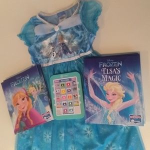 Disney Frozen Elsa Nightgown Size 5 With Frozen Electronic Reader & 8 Books